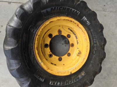 CATERPILLAR 432D, 438C (ROUES / PNEUS / JANTES) CATERPILLAR 432D, 438C (ROUES / PNEUS / JANTES)