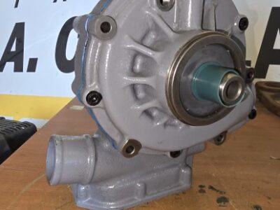 LIEBHERR 902, 912, 922, 932 (BOMBA DE AGUA) LIEBHERR 902, 912, 922, 932 (BOMBA DE AGUA)