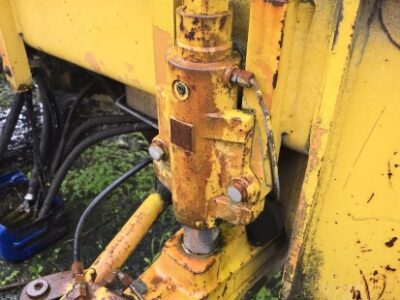 CASE 788 (FRONT AXLE OSCILLATION LOCK CYLINDER)