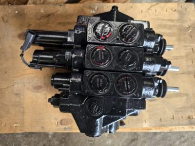 JCB 1CX, 2CX, 3CX, 4CX, 3D (DISTRIBUTEUR) JCB 1CX, 2CX, 3CX, 4CX, 3D (DISTRIBUTEUR)