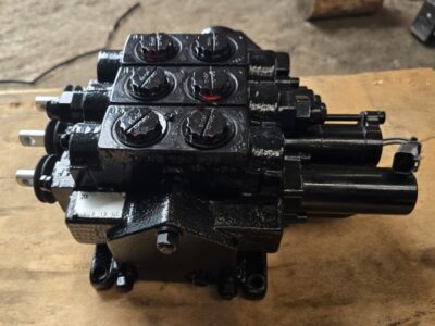JCB 1CX, 2CX, 3CX, 4CX, 3D (DISTRIBUTEUR) JCB 1CX, 2CX, 3CX, 4CX, 3D (DISTRIBUTEUR)