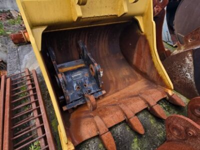 CATERPILLAR 330 (GODET: LARGEUR 170 CM) CATERPILLAR 330 (GODET: LARGEUR 170 CM)