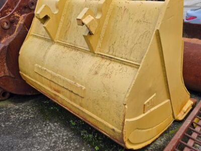 CATERPILLAR 330 (GODET: LARGEUR 170 CM) CATERPILLAR 330 (GODET: LARGEUR 170 CM)