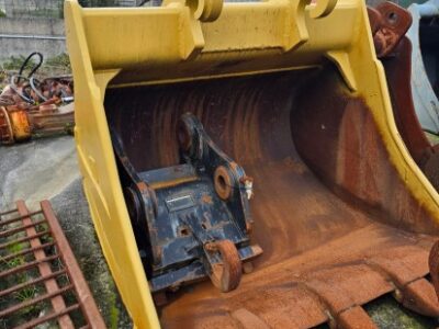 CATERPILLAR 330 (GODET: LARGEUR 170 CM) CATERPILLAR 330 (GODET: LARGEUR 170 CM)
