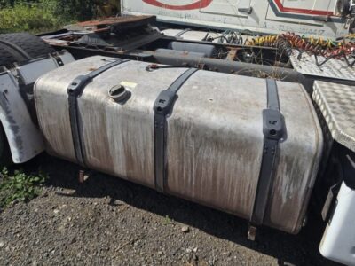 SCANIA 144 (RÉSERVOIR DE CARBURANT)