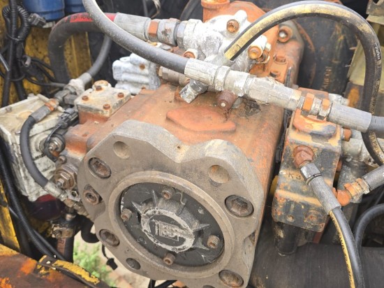 NEW HOLLAND E215B (HYDRAULIC PUMP) NEW HOLLAND E215B (HYDRAULIC PUMP) - Image 4