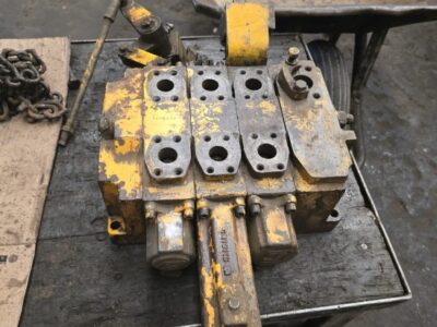COMMERCIAL 6A03-3 (DISTRIBUTEUR HYDRAULIQUE) COMMERCIAL 6A03-3 (DISTRIBUTEUR HYDRAULIQUE)